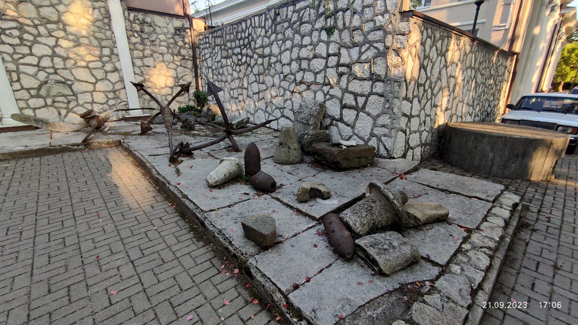 Дольмен (Сухум) — фото 4