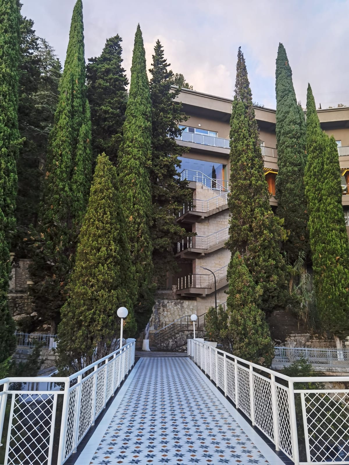 Лифт гостиницы Garden Resort Gagra — фото 4