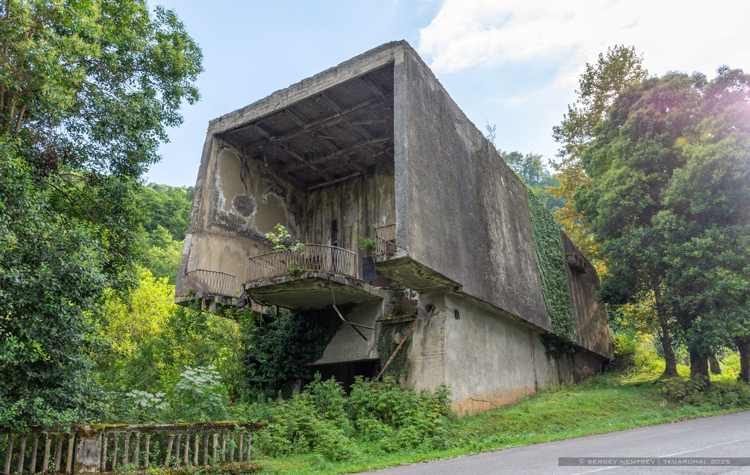 Нижняя станция Ткварчельской канатной дороги — фото 2